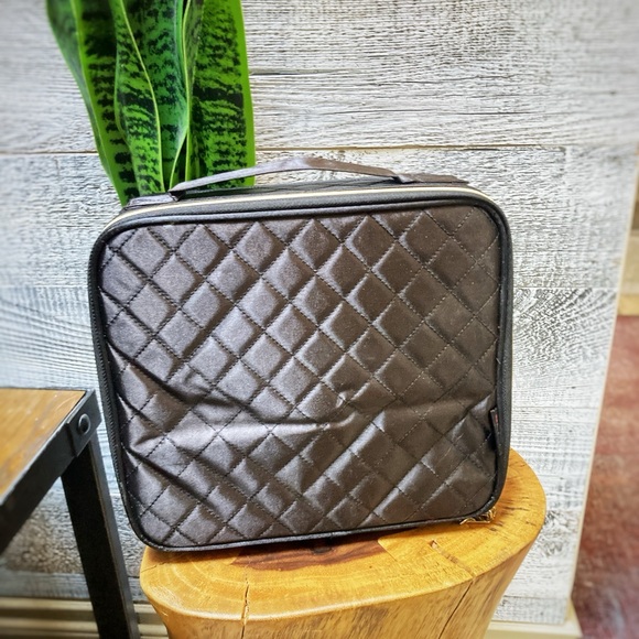 🏷 Lokass | Large Portable Cosmetics/Makeup Case - Black/Red - Picture 3 of 7